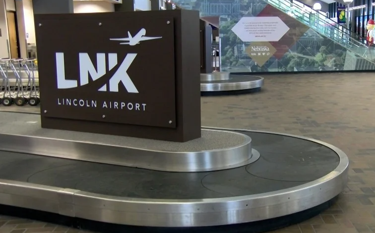 Lincoln Airport finally connected with Houston: flight schedule released, booking active