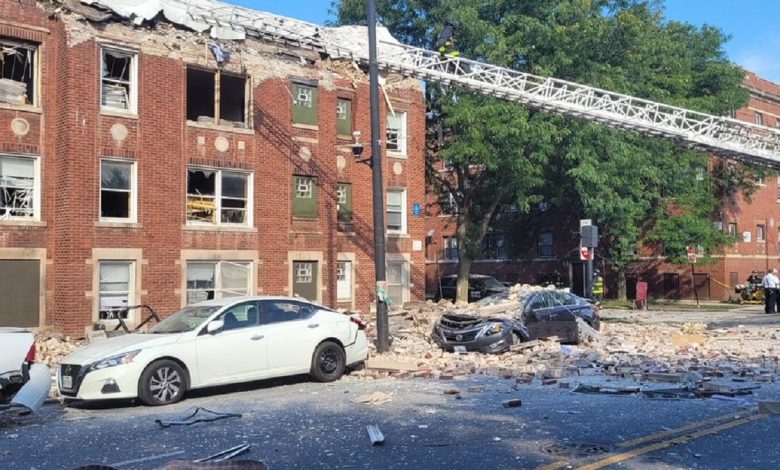 At least eight people injured in Chicago after nearby explosion that led to building collapsing