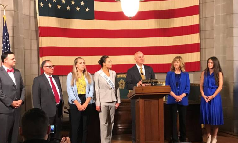 Gov. Ricketts honors recipients of 2022 Governor’s Wellness Award