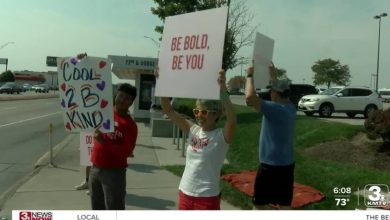 Dancing, cheering and honking along one of the busiest intersections in Omaha: Omaha woman’s birthday wish come true