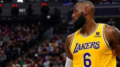 The Lakers lost their fifth game in a row, LeBron James set a new record